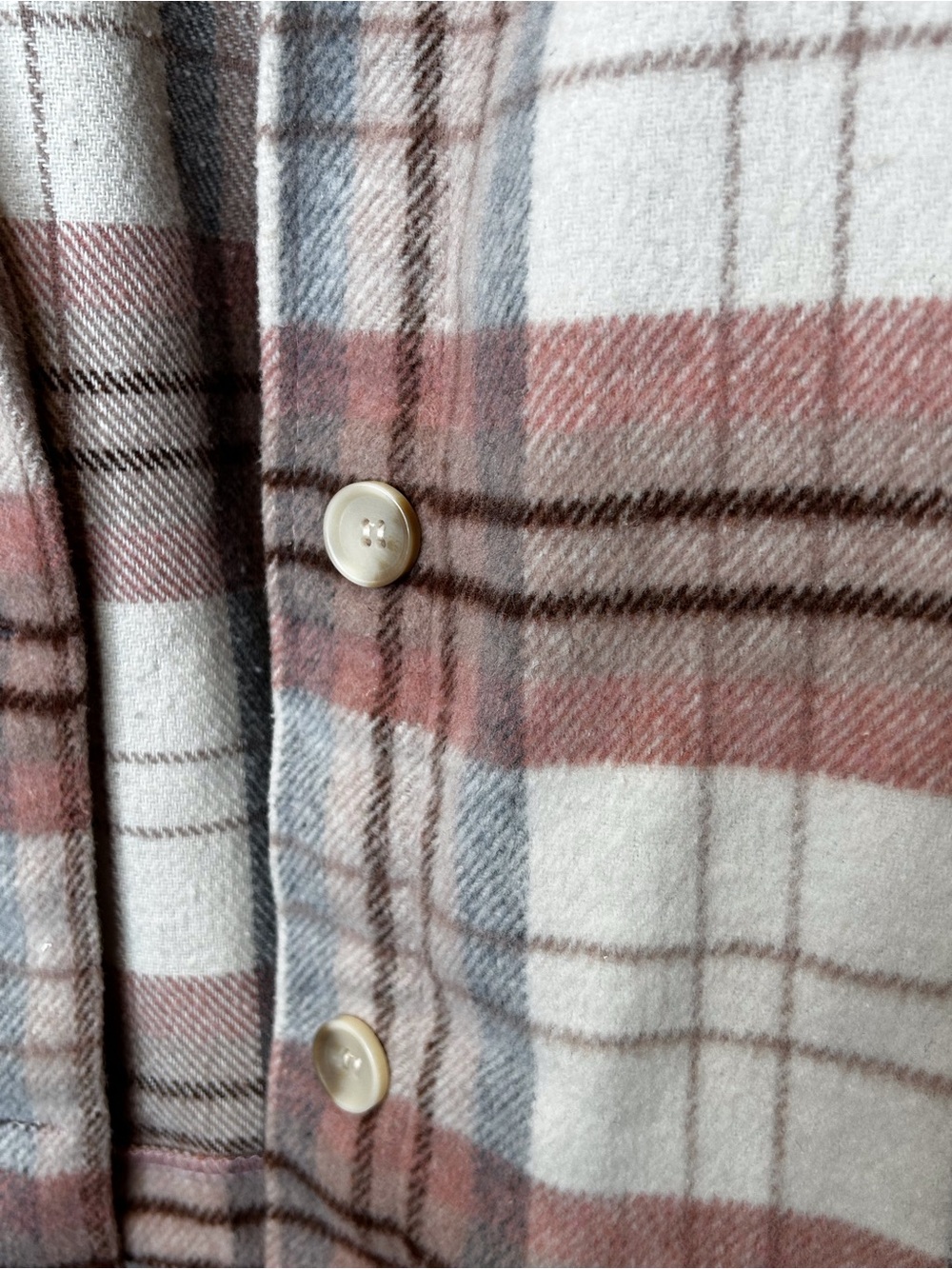 Label indicates outerwear - Picture 4 of 6